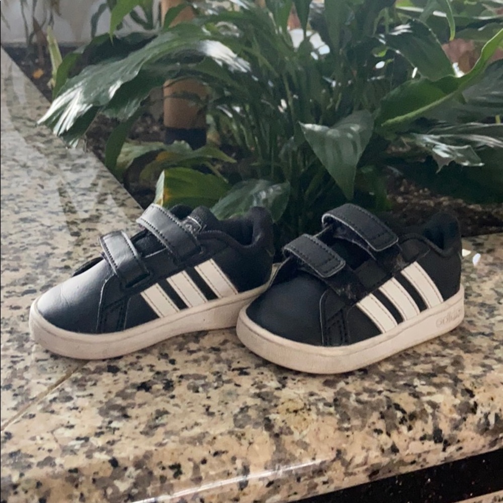 Used Toddler size 4 adidas sneakers - Picture 3 of 5